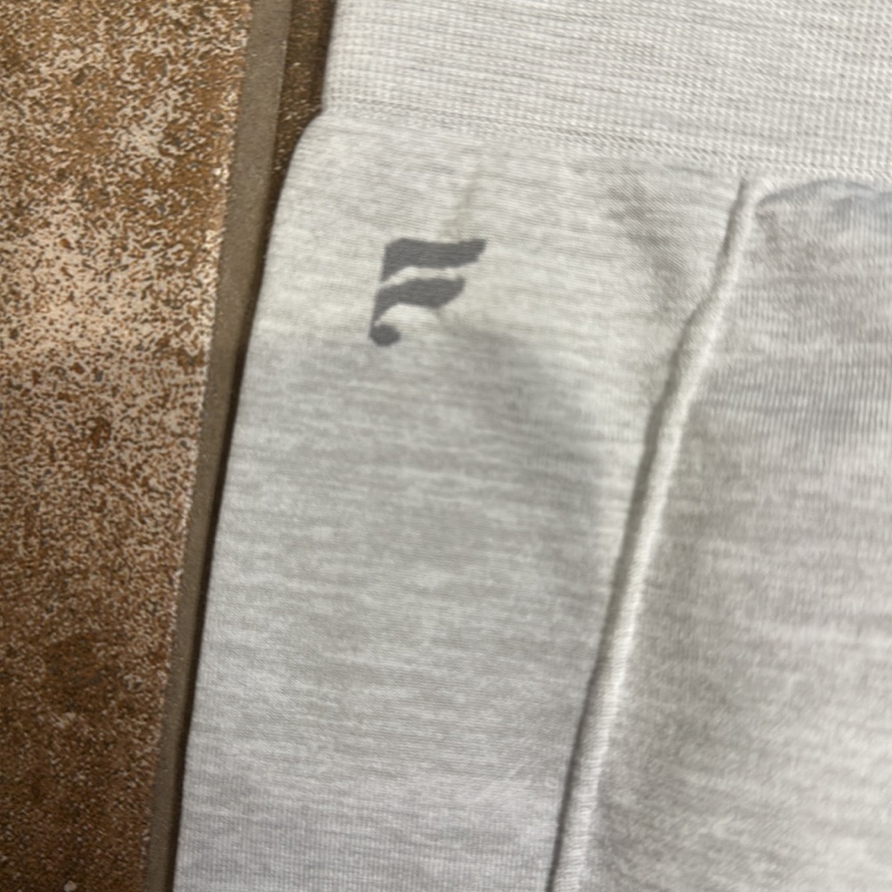 Fabletics legging - Picture 2 of 3